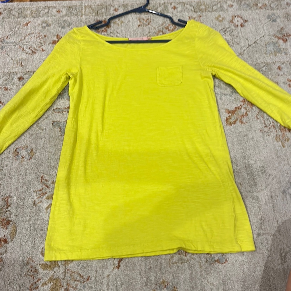 Like new bright yellow/lime 3/4 length top sz xs front pocket